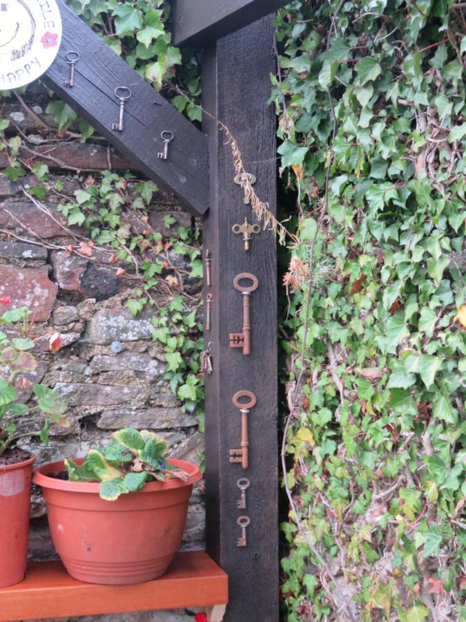 Little Orchard Apartment Yate Exterior foto
