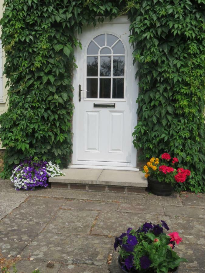 Little Orchard Apartment Yate Exterior foto